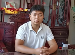 鑫雅迪木門(mén)總經(jīng)理朱澤立：鑫雅迪負(fù)離子木門(mén)，為用戶提供真健康環(huán)保產(chǎn)品。